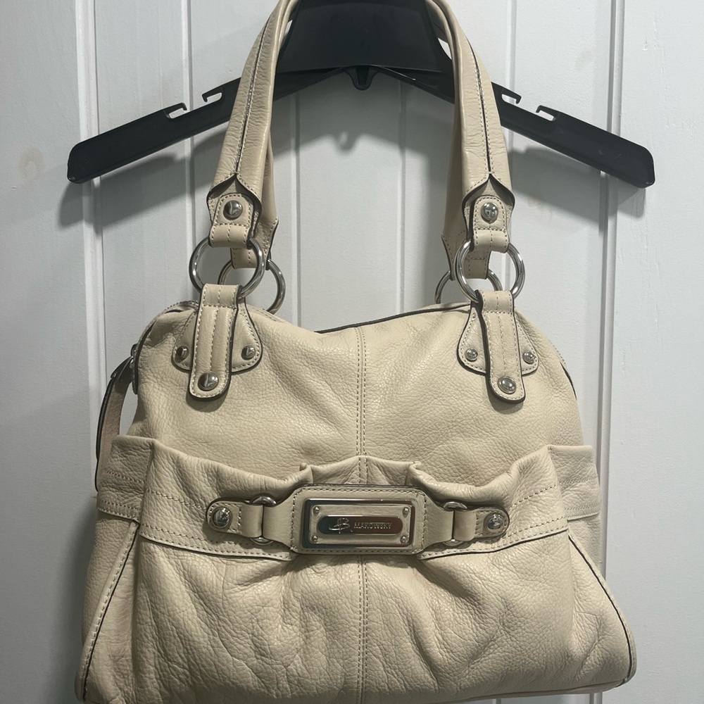 B. Makowsky Cream Leather Slouchy Shoulder Bag
